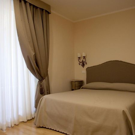 Residenza Dei Gracchi Hotel Рим Екстериор снимка