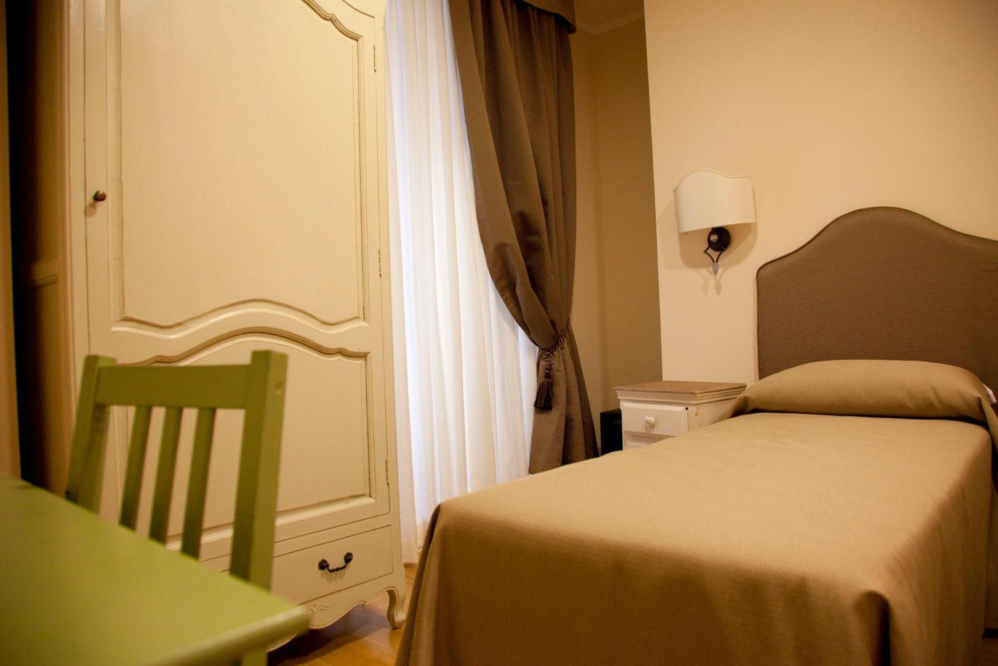 Residenza Dei Gracchi Hotel Рим Екстериор снимка