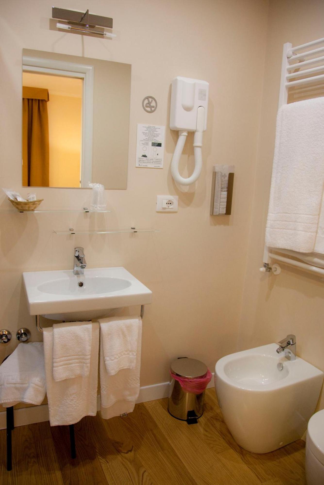 Residenza Dei Gracchi Hotel Рим Екстериор снимка