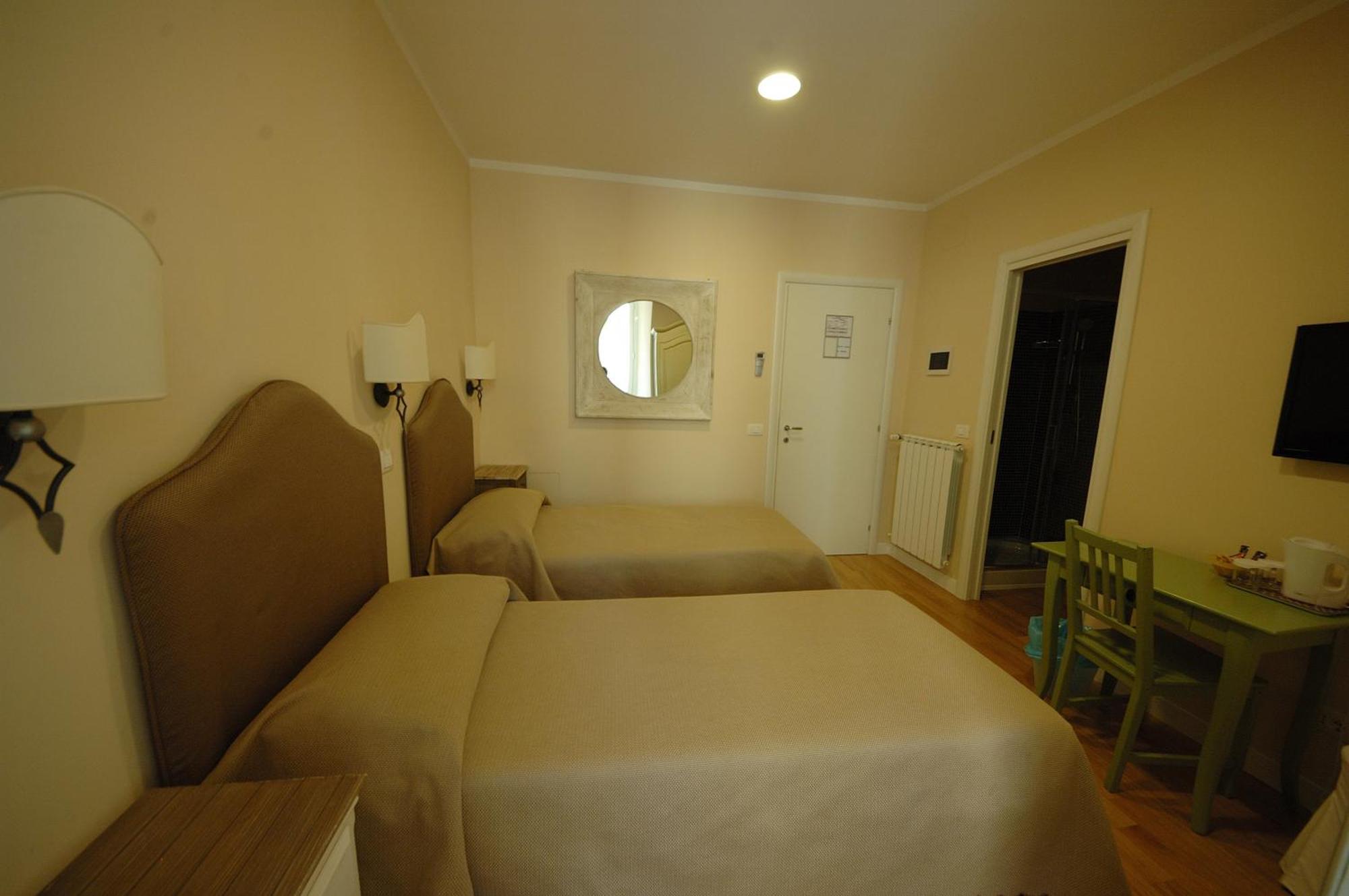 Residenza Dei Gracchi Hotel Рим Екстериор снимка