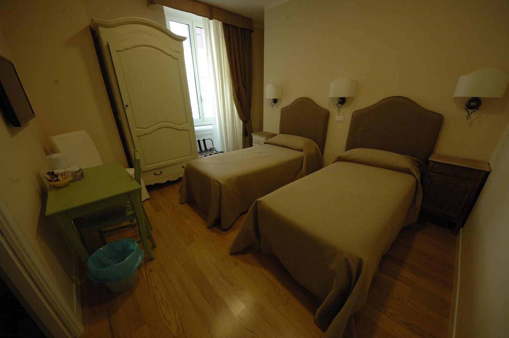 Residenza Dei Gracchi Hotel Рим Екстериор снимка