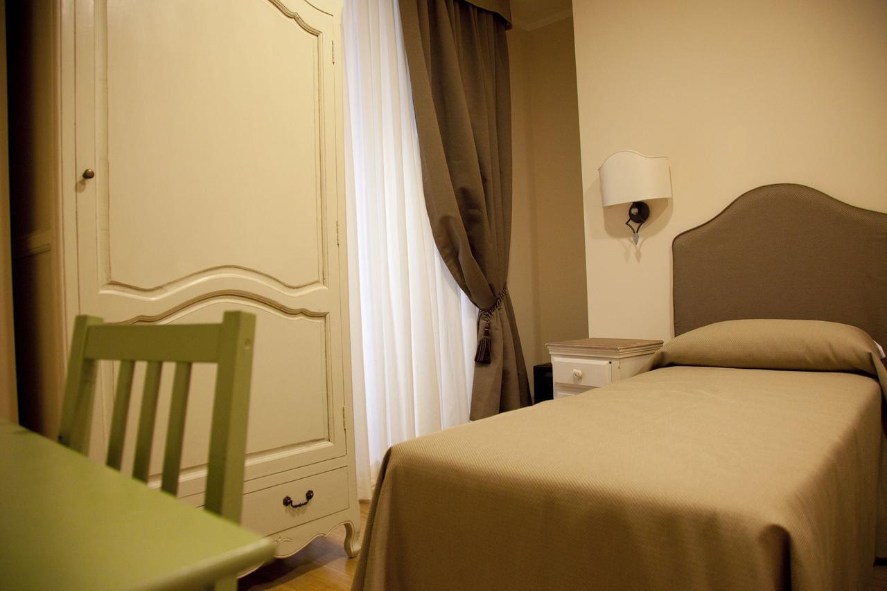 Residenza Dei Gracchi Hotel Рим Екстериор снимка
