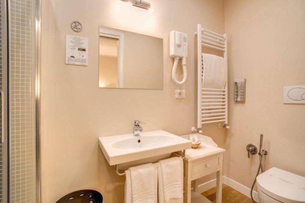 Residenza Dei Gracchi Hotel Рим Екстериор снимка