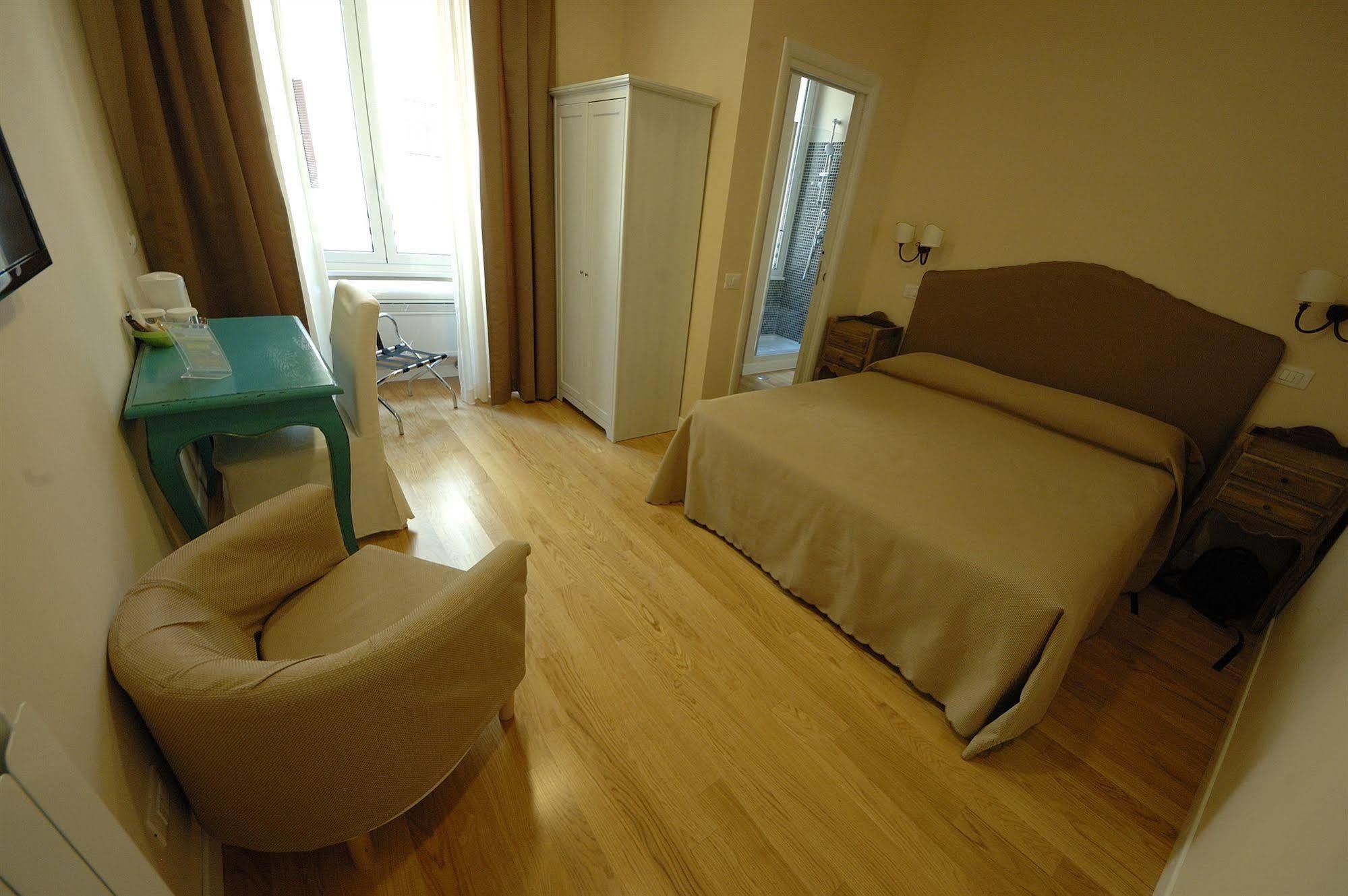 Residenza Dei Gracchi Hotel Рим Екстериор снимка