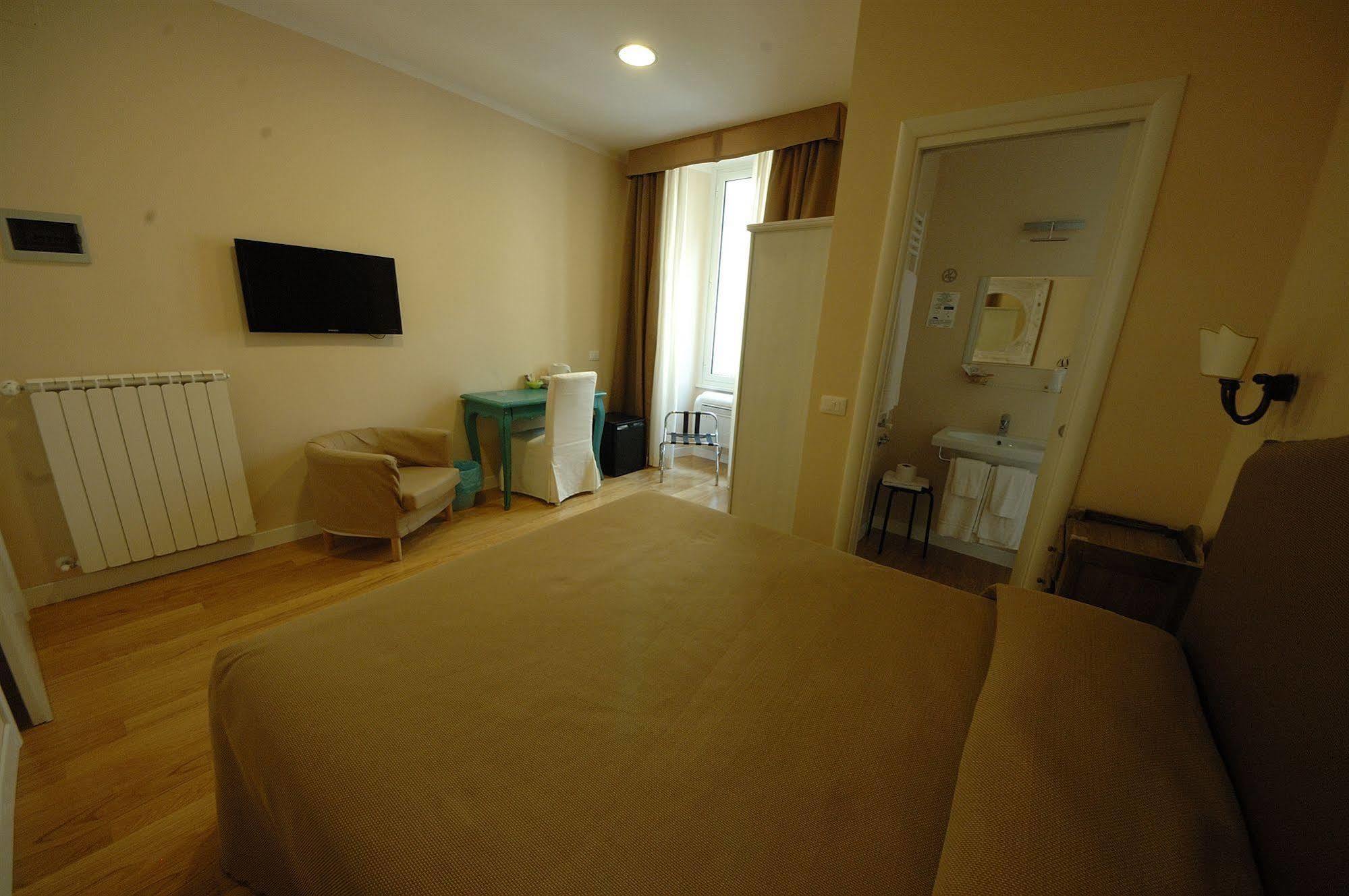 Residenza Dei Gracchi Hotel Рим Екстериор снимка